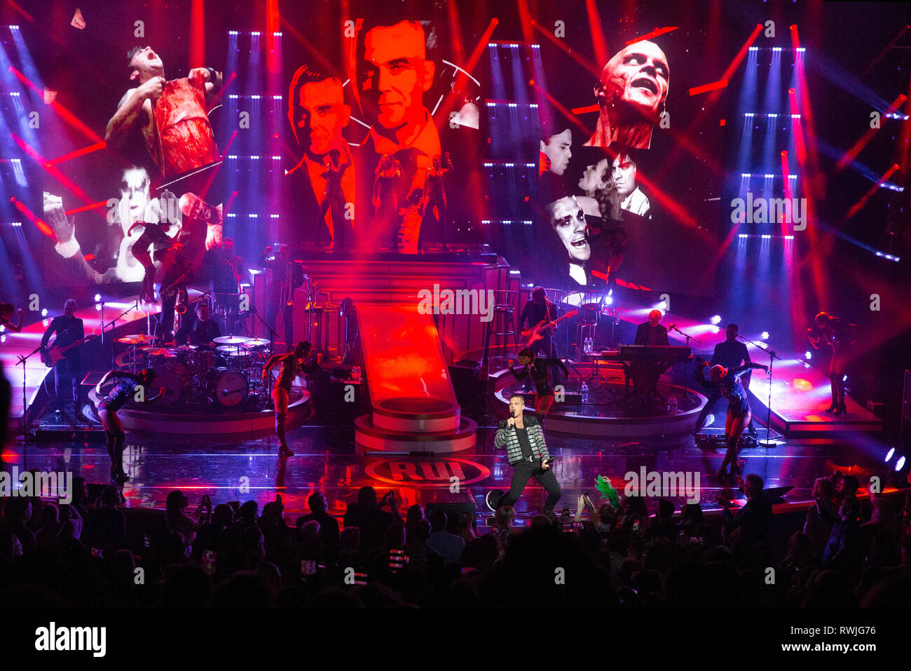 Las Vegas, NV, USA. 6th Mar, 2019. ***HOUSE COVERAGE*** Robbie Williams  debuts Exclusive Residency "Live In Las Vegas" at Encore Theater at Wynn Las  Vegas in Las Vegas, NV on March 6,