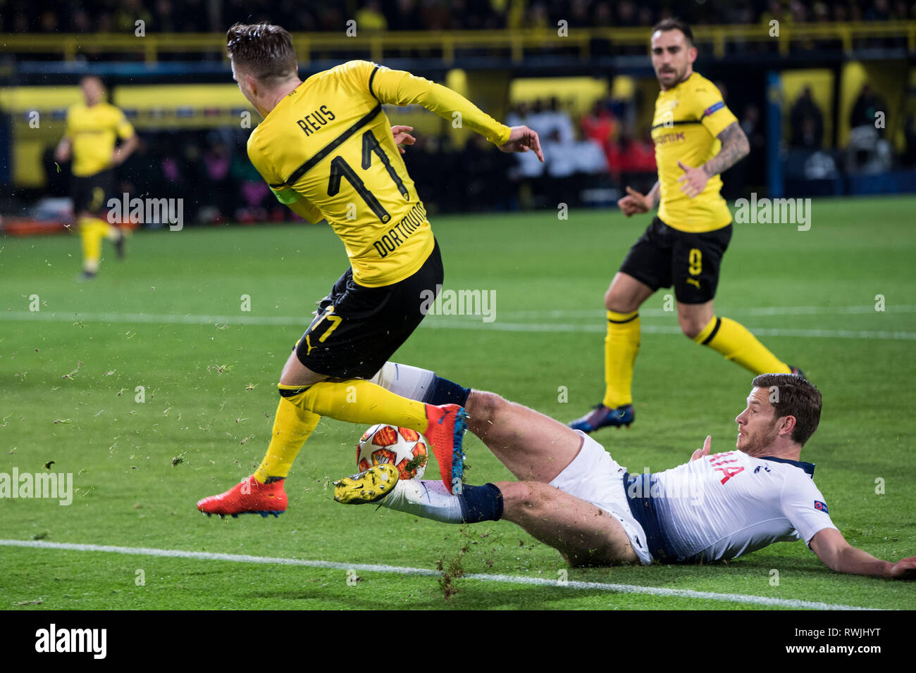 Marco REUS (left, left) is stopped by Jan VERTONGHEN (Spurs), action, duels, football Champions League, round of 16, Borussia Dortmund (DO) - Tottenham Hotspur (Spurs) 0: 1, on 05.03.2019 in Dortmund/Germany, | Usage worldwide Stock Photo