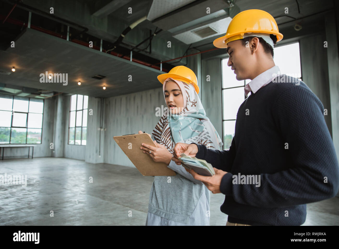 Serious young asian engineer hi-res stock photography and images - Alamy