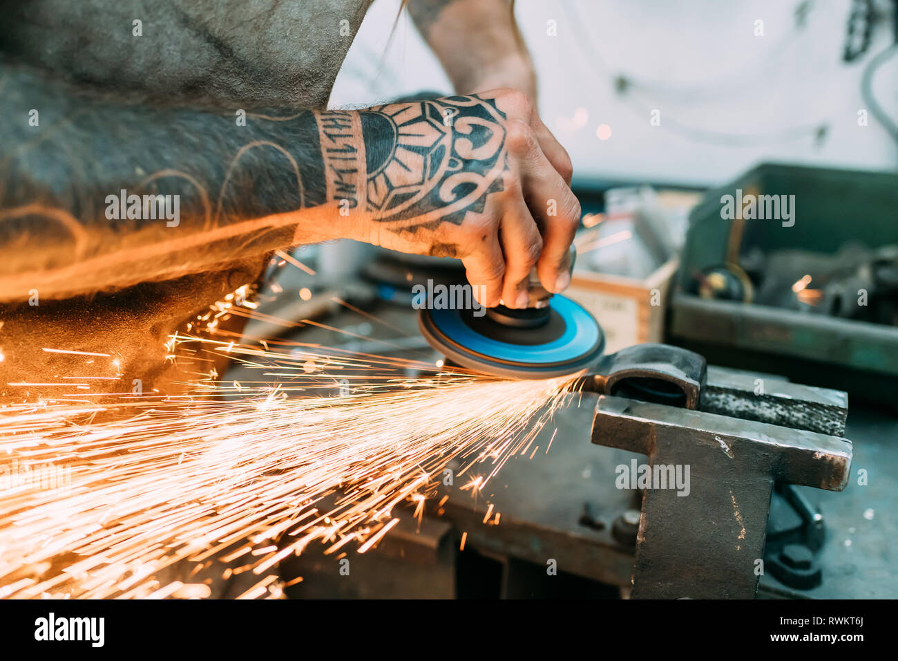 Axe grinder hires stock photography and images Alamy