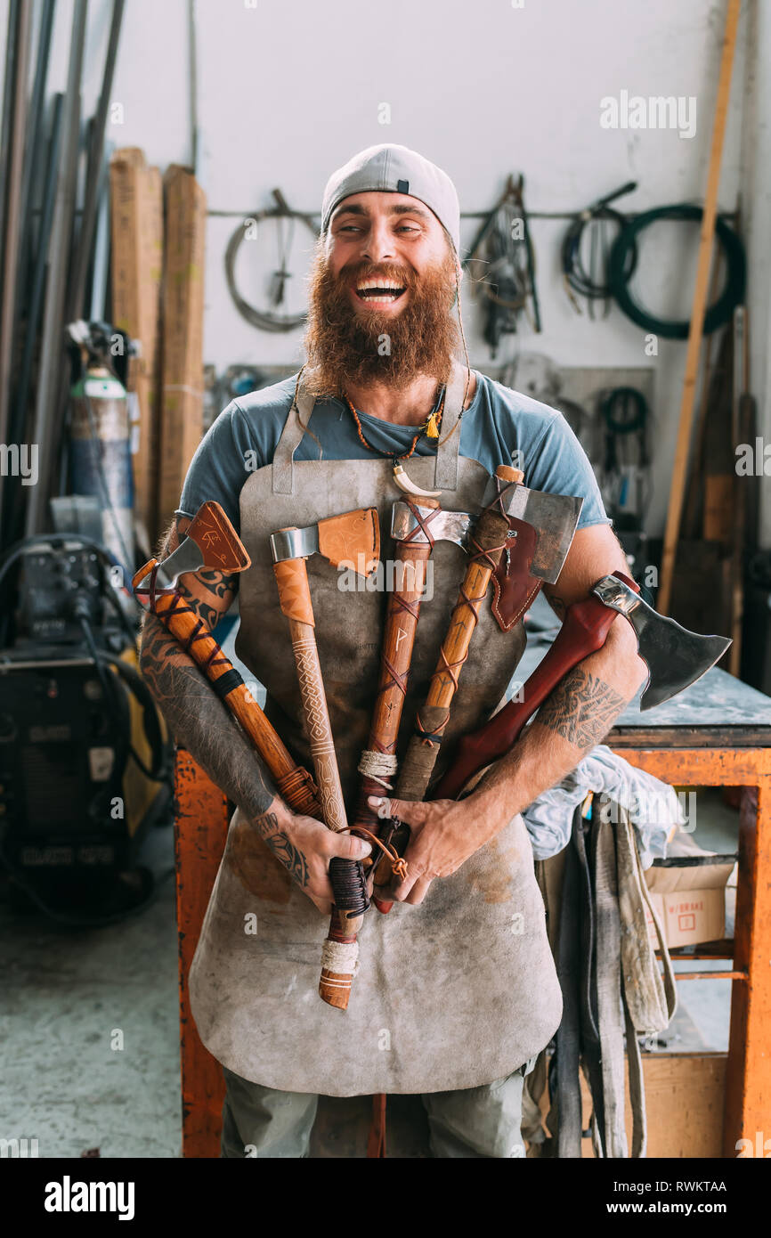 Man showing axe hi-res stock photography and images - Alamy