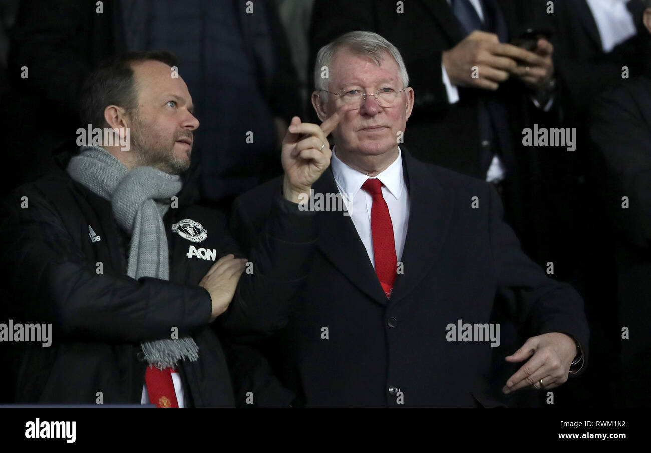 Manchester United Executive Vice Chairman Ed Woodward Left And Former Manager Sir Alex Ferguson During The Uefa Champions League Match At The Parc Des Princes Paris France Stock Photo Alamy Manchester United Executive Vice Chairman Ed Woodward Left And Former Manager Sir Alex Ferguson During The Uefa Champions League Match At The Parc Des Princes Paris France Stock Photo Alamy