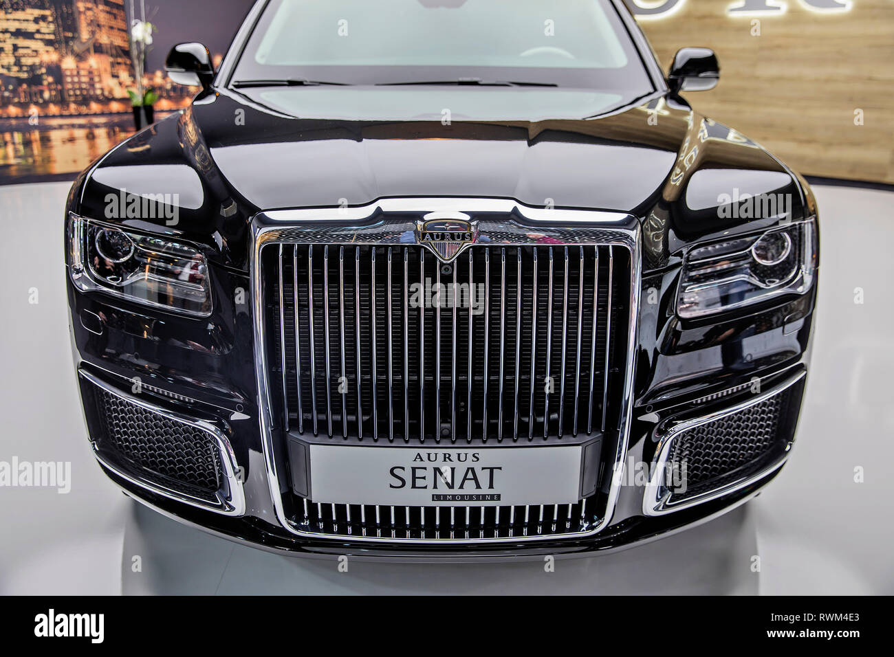 https://c8.alamy.com/comp/RWM4E3/aurus-senat-russian-luxury-limousine-that-carries-also-russian-president-vladimir-putin-was-presented-during-the-2019-geneva-international-motor-sh-RWM4E3.jpg