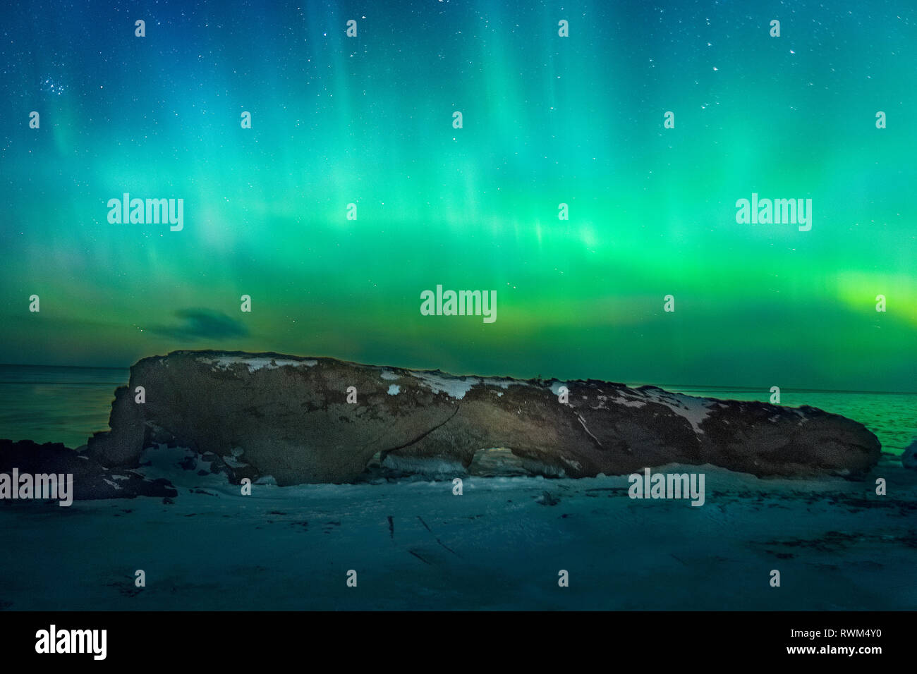 Viewing the northern lights from the arches provincial park hires