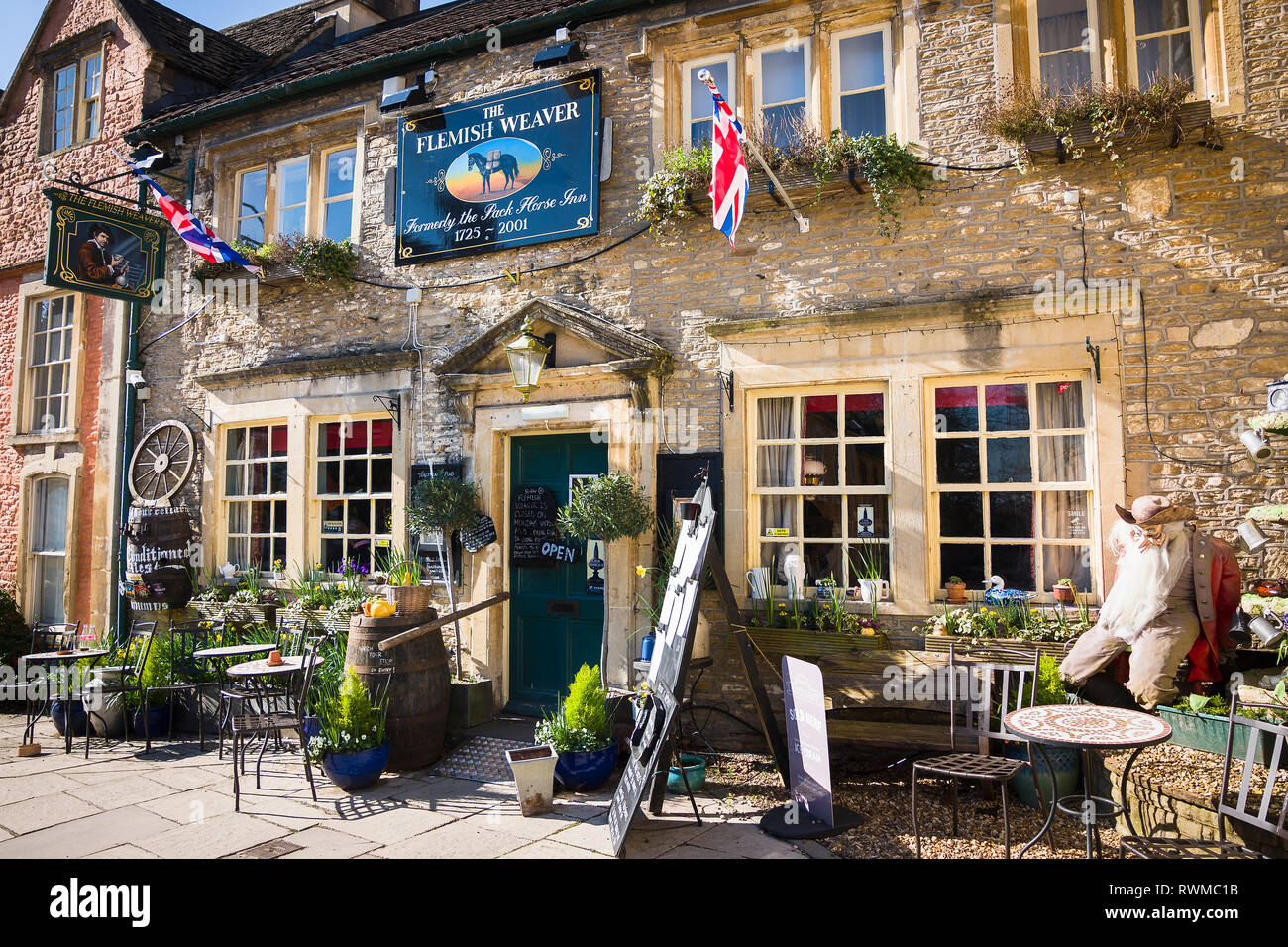 THE FLEMISH WEAVER formerly known as the Pack Horse Inn from 18th and 19th centuries in Corsham Wiltshire England UK Stock Photo