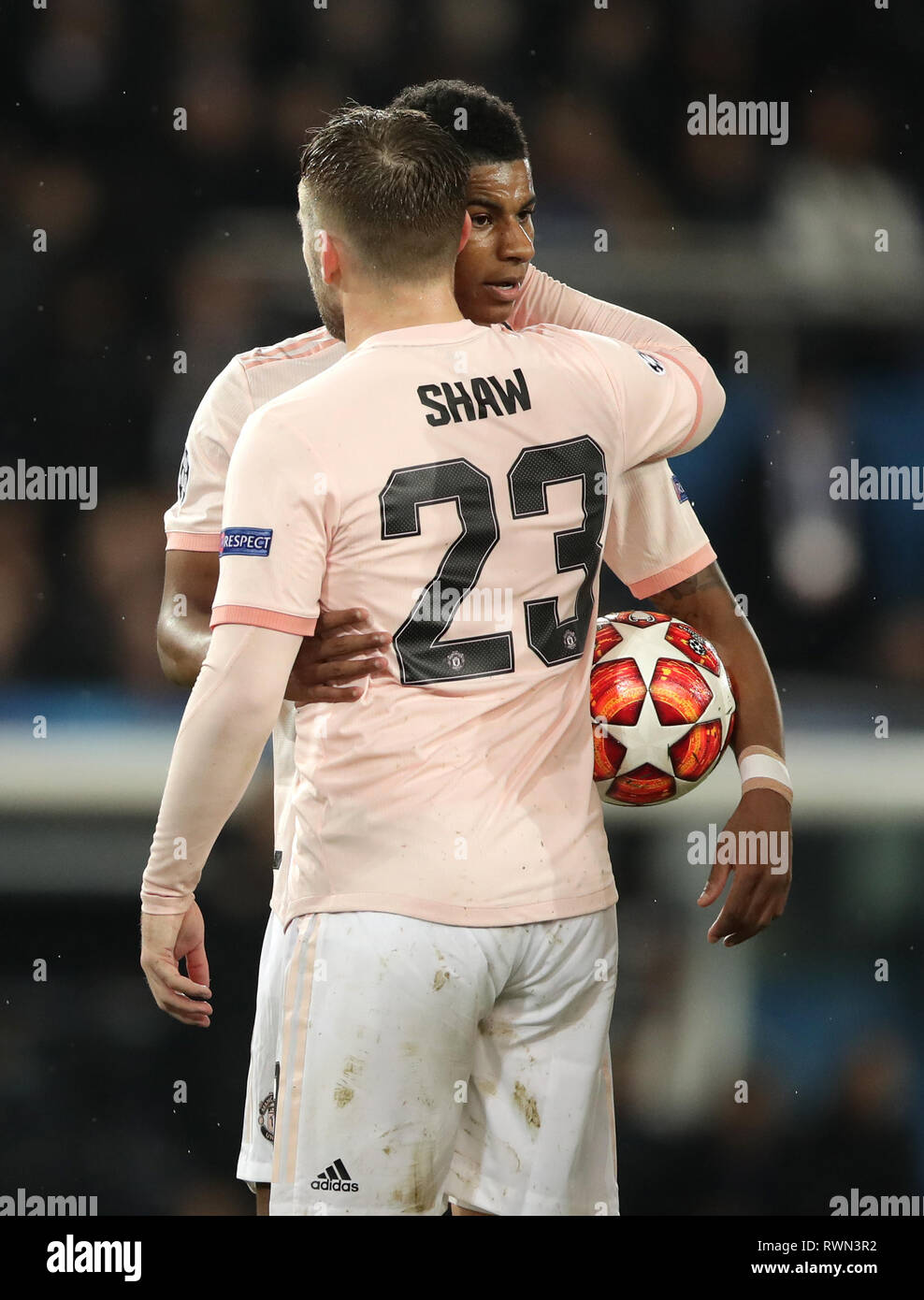 Manchester United's Marcus Rashford (back) and Luke Shaw speak prior to taking a penalty during the UEFA Champions League match at the Parc des Princes, Paris, France. Stock Photo