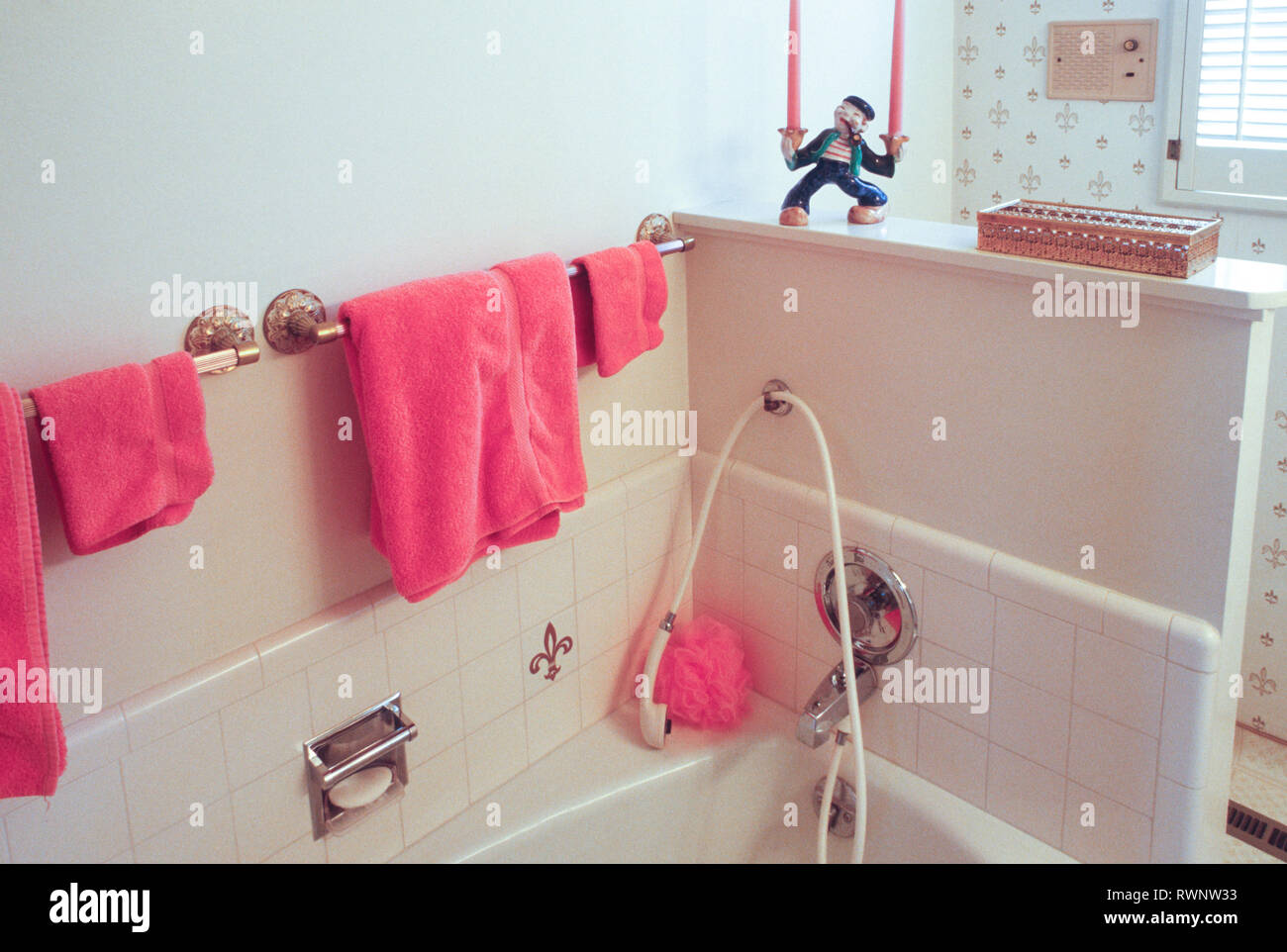 1960's bathroom tiles hi-res stock photography and images - Alamy