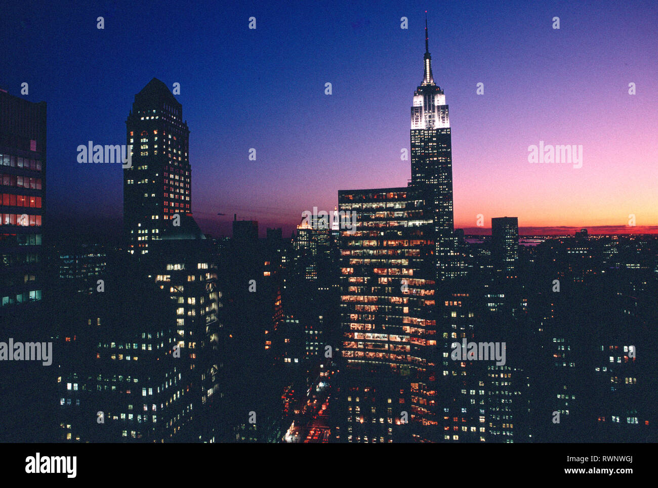 1990s Dusk Manhattan Skyline, New York, USA Stock Photo Alamy