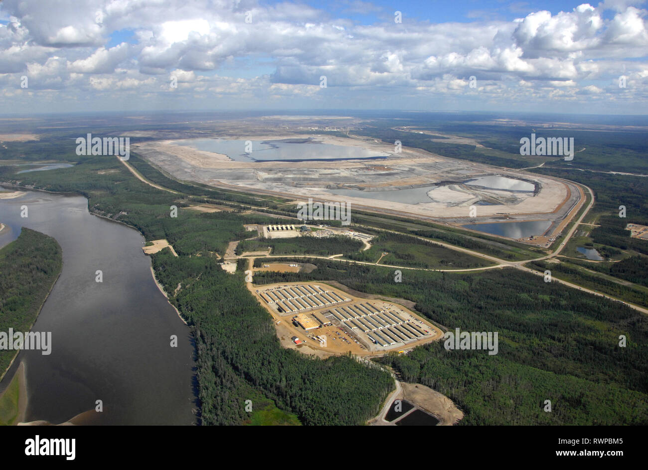 aerial, CNRL Muskeg River oil sands project Fort MacKay, Alberta Stock Photo