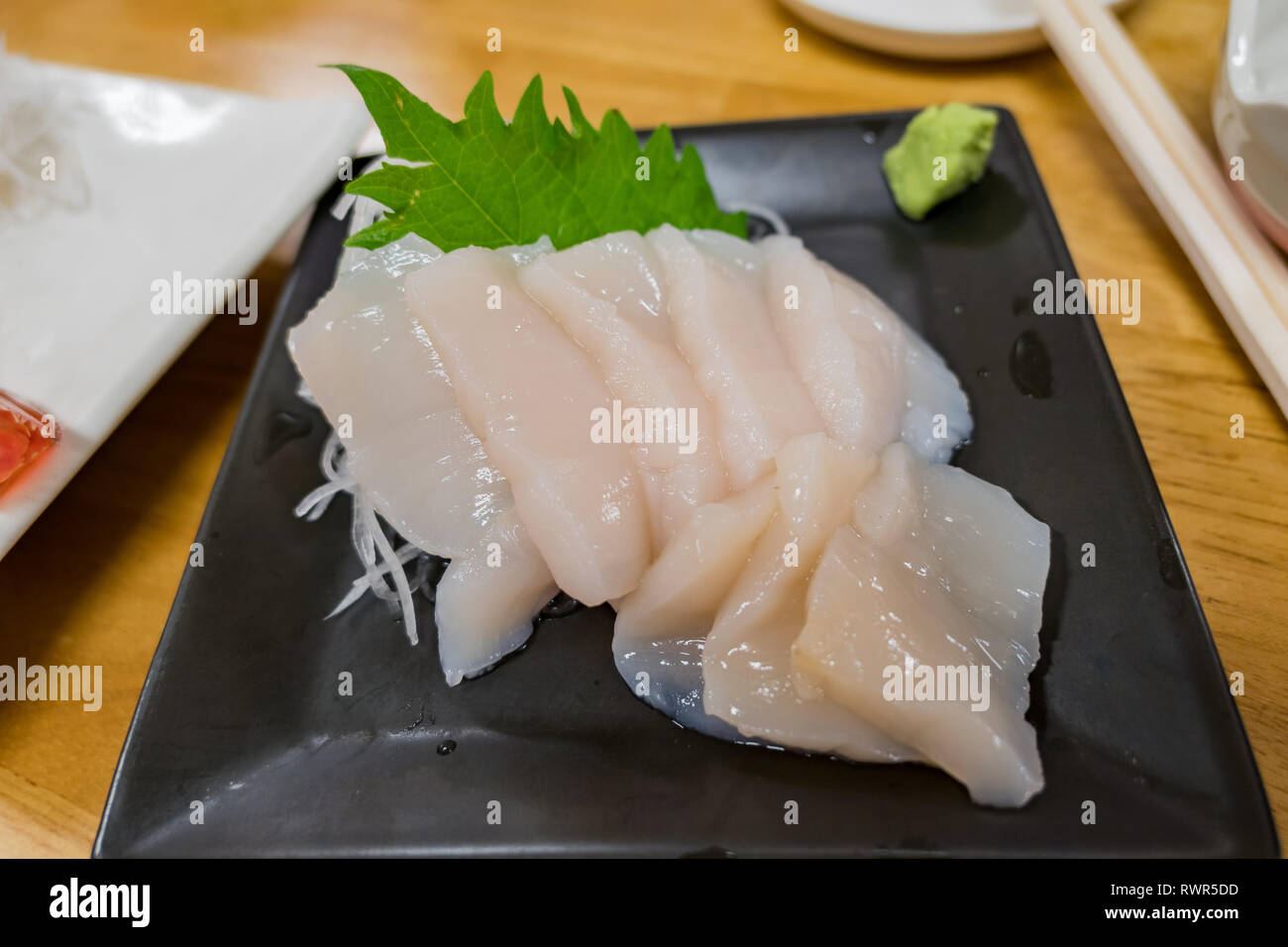 Scallop sashimi hires stock photography and images Alamy