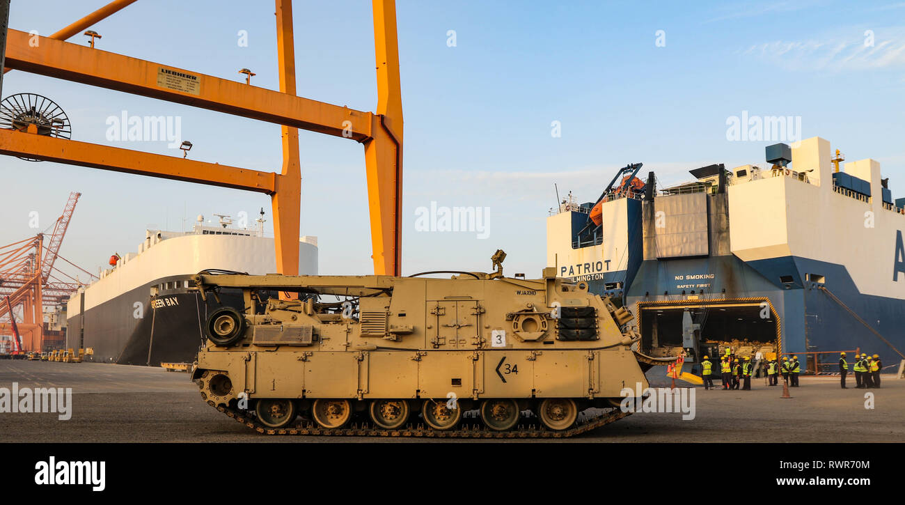 3d Armored Brigade Combat Team, 4th Infantry Division equipment arrives in Kuwait for the brigade's rotation Feb. 27, 2019. (U.S. Army National Guard photo by Staff Sgt. Veronica McNabb) Stock Photo