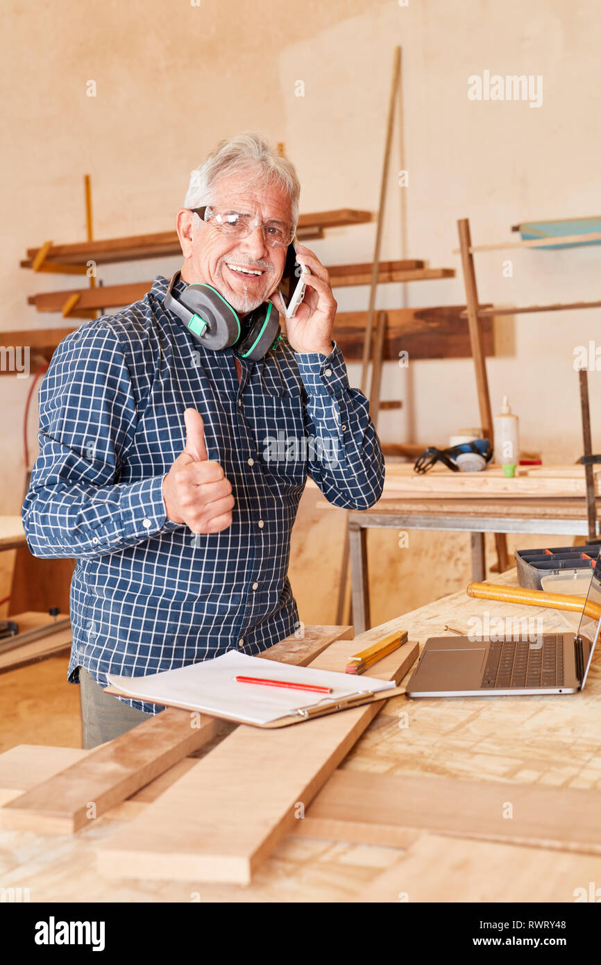 Craftsman talking hi-res stock photography and images - Alamy