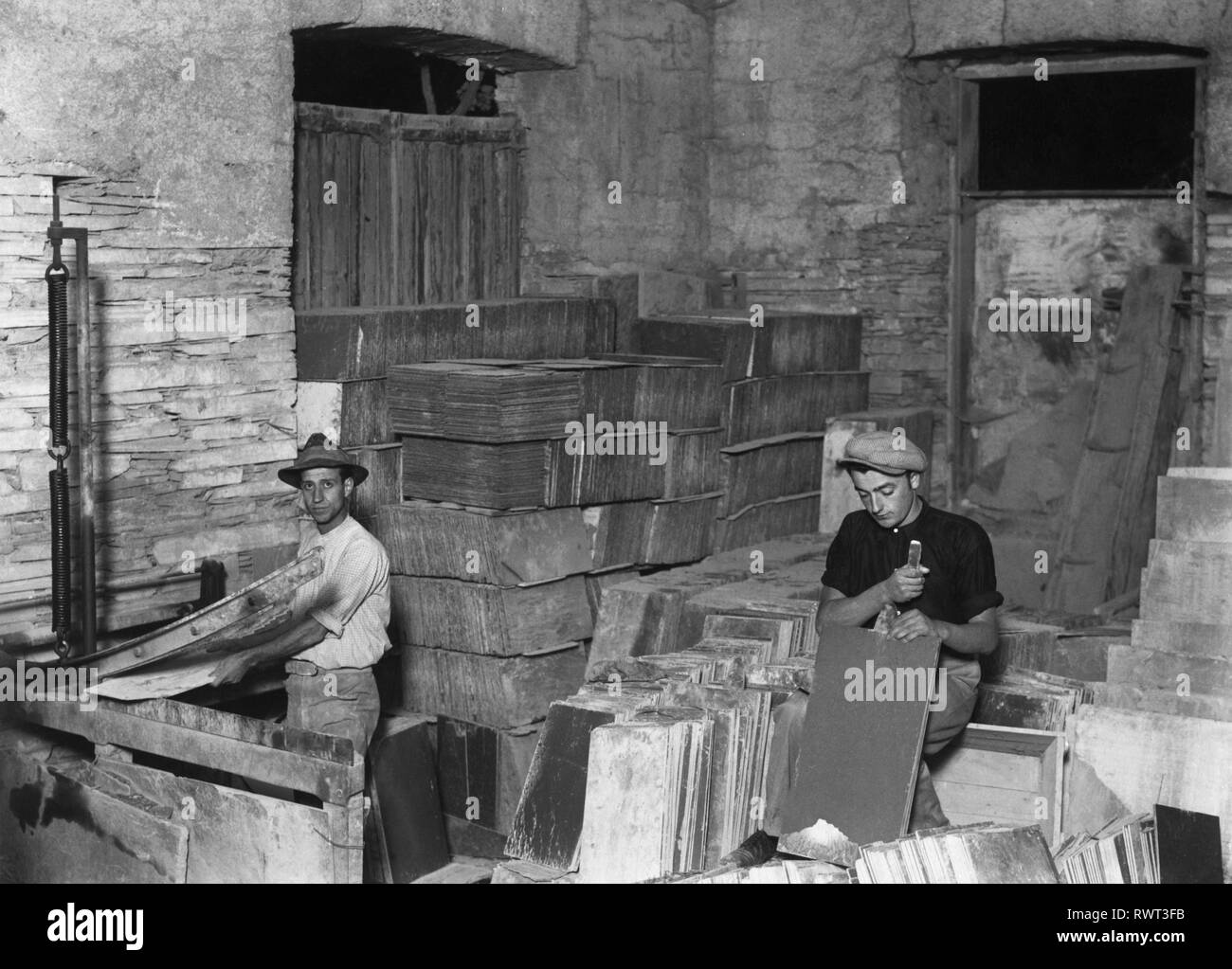 slate quarry, cicagna, liguria, italy 1930 Stock Photo