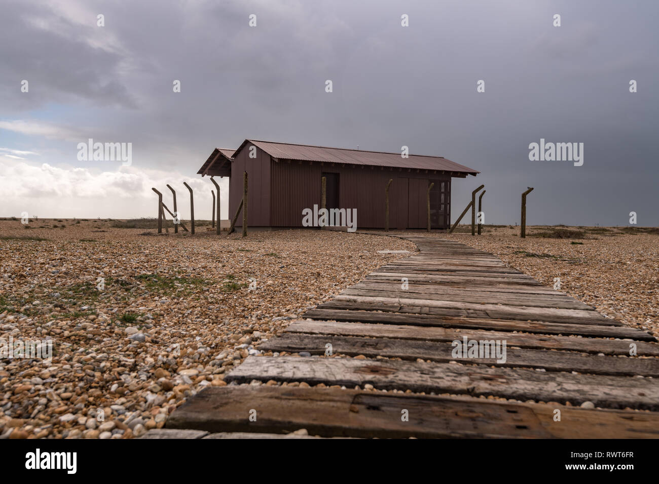 Modern house Dungeness Beach Stock Photo Alamy