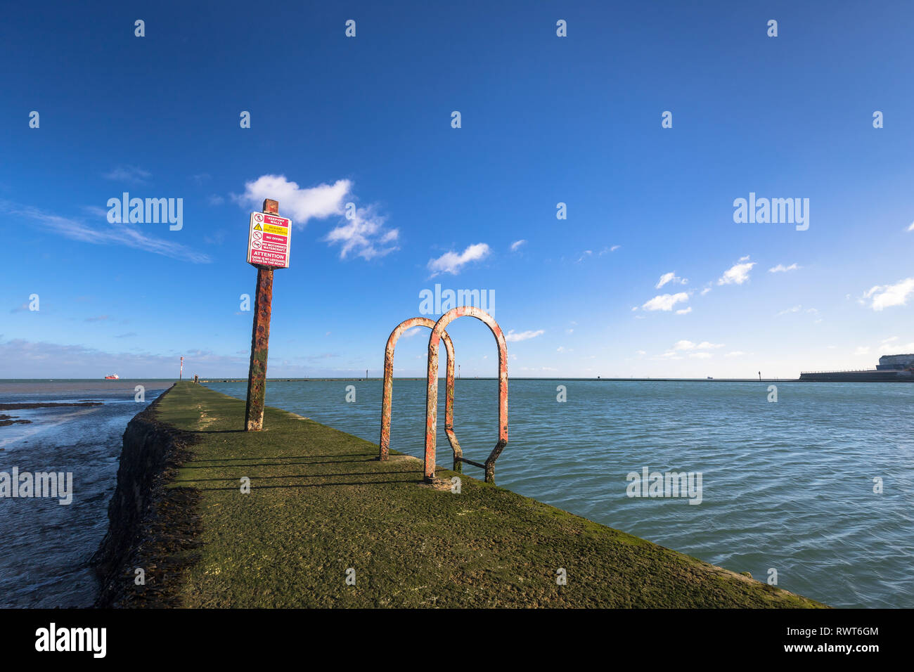 Walpole Bay Tidal Pool Margate Stock Photo