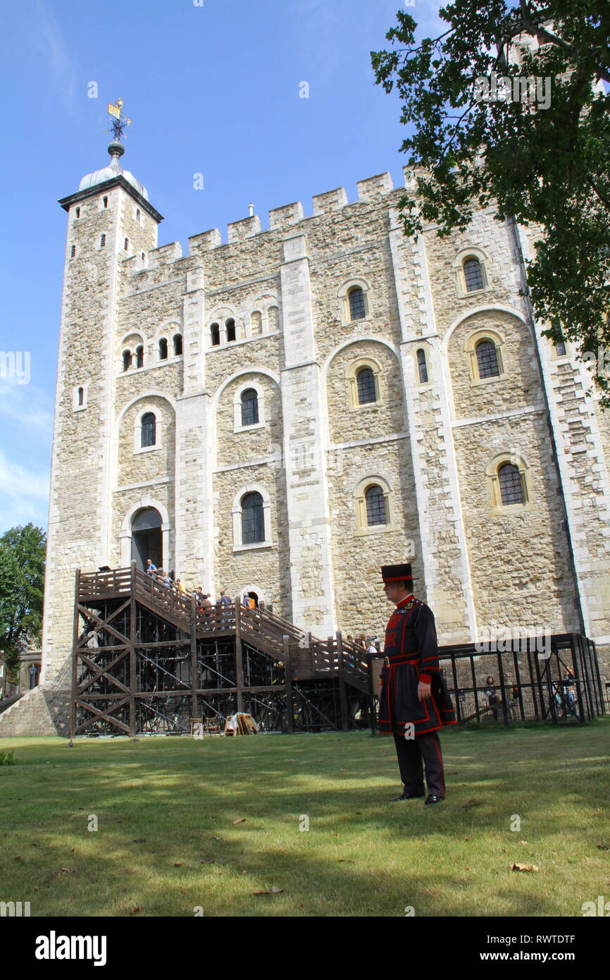 Anne boleyns tower hi-res stock photography and images - Alamy