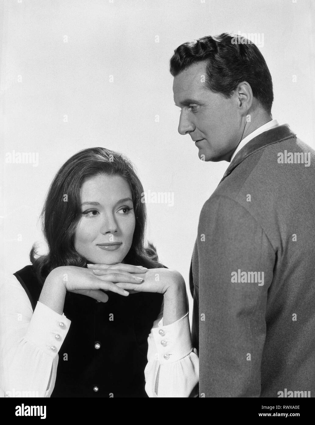 Patrick Macnee as John Steed Diana Rigg as Emma Peel  THE AVENGERS 1965 ABC Weekend Television / Associated British Corporation Stock Photo