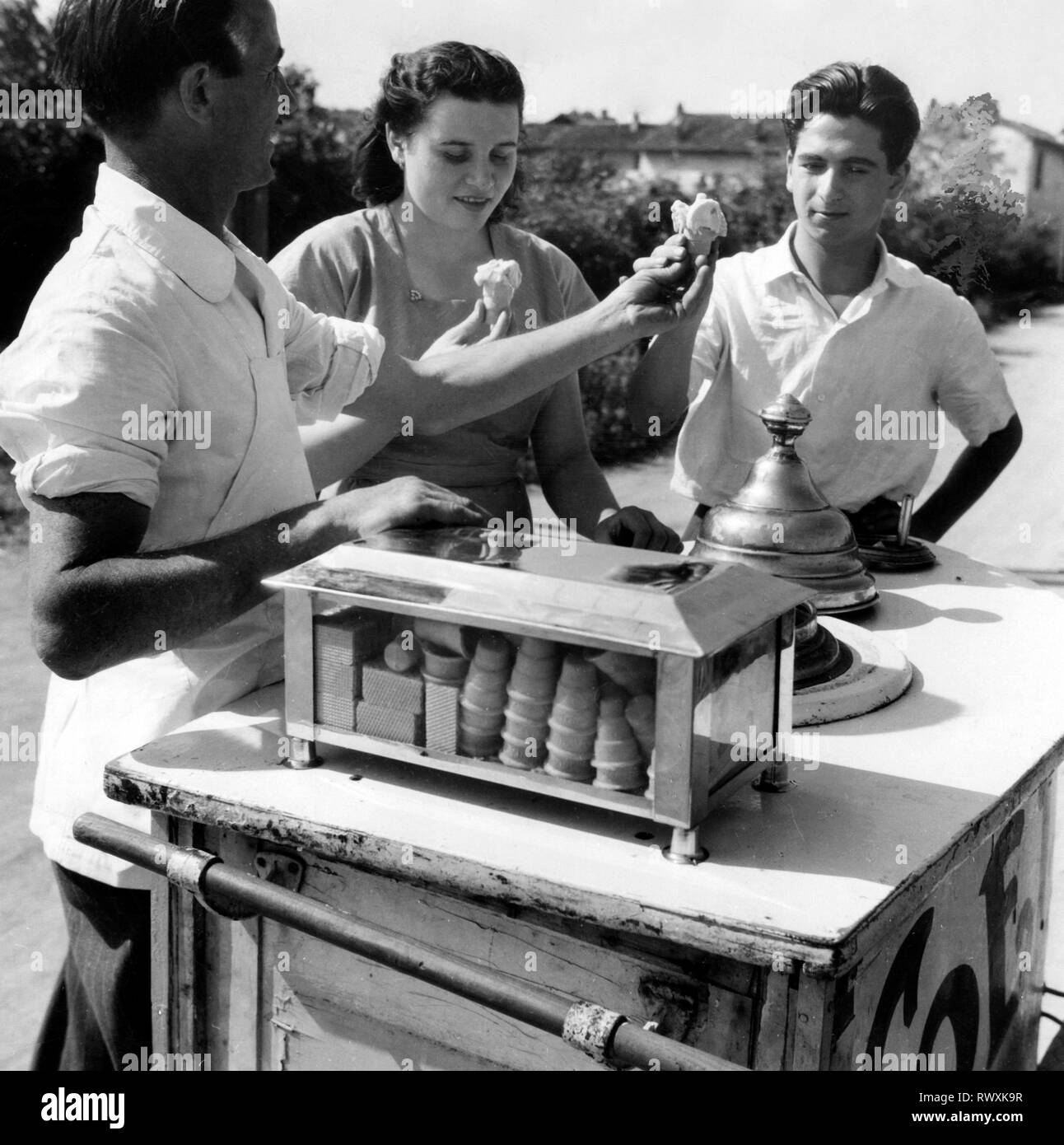 street vendor icecreams, 1948 Stock Photo Alamy