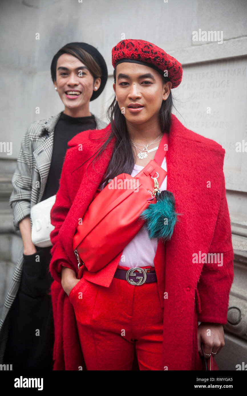 Red beret paris hi-res stock photography and images - Alamy