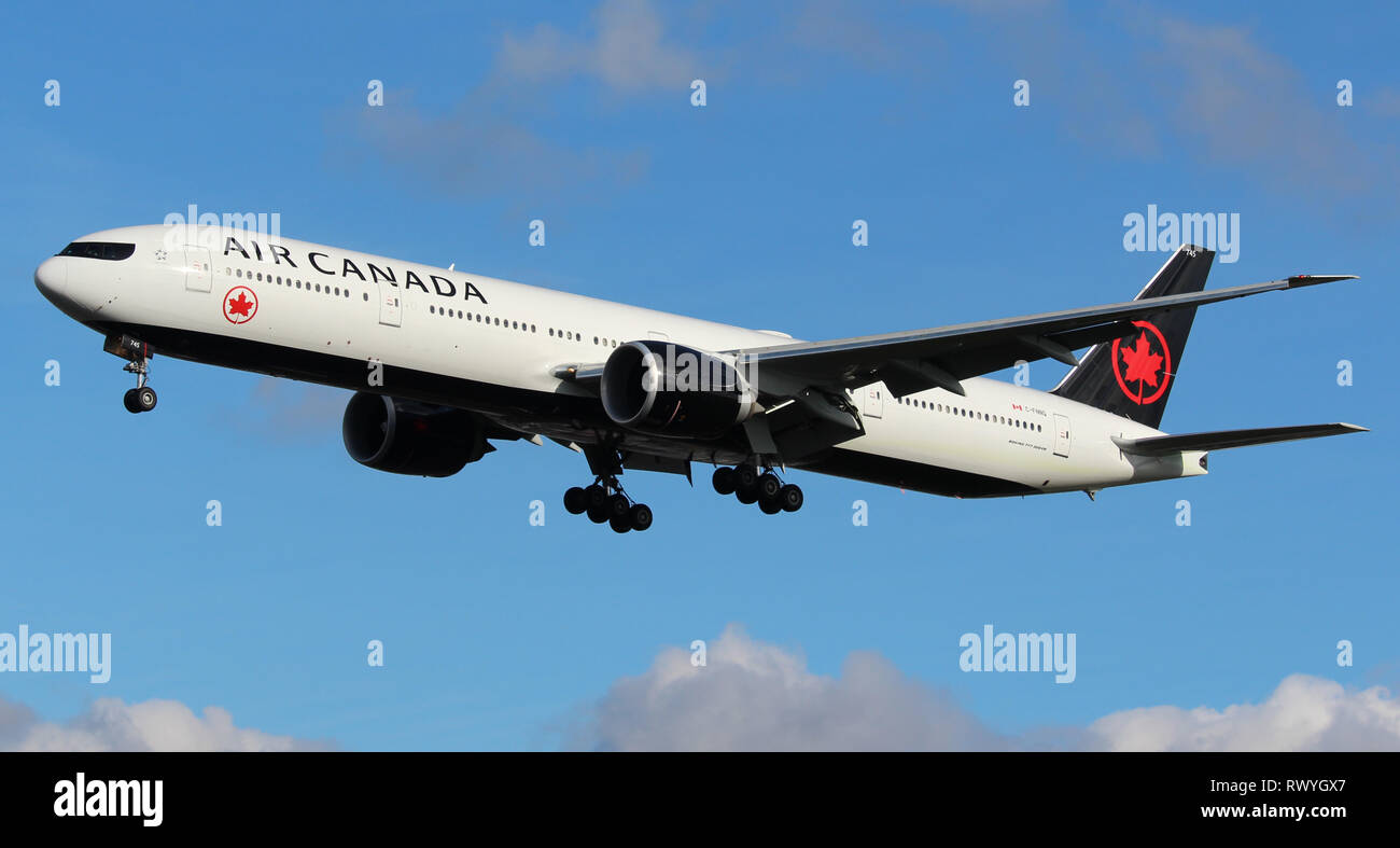 Air Canada B777-300 at London Heathrow Airport Stock Photo
