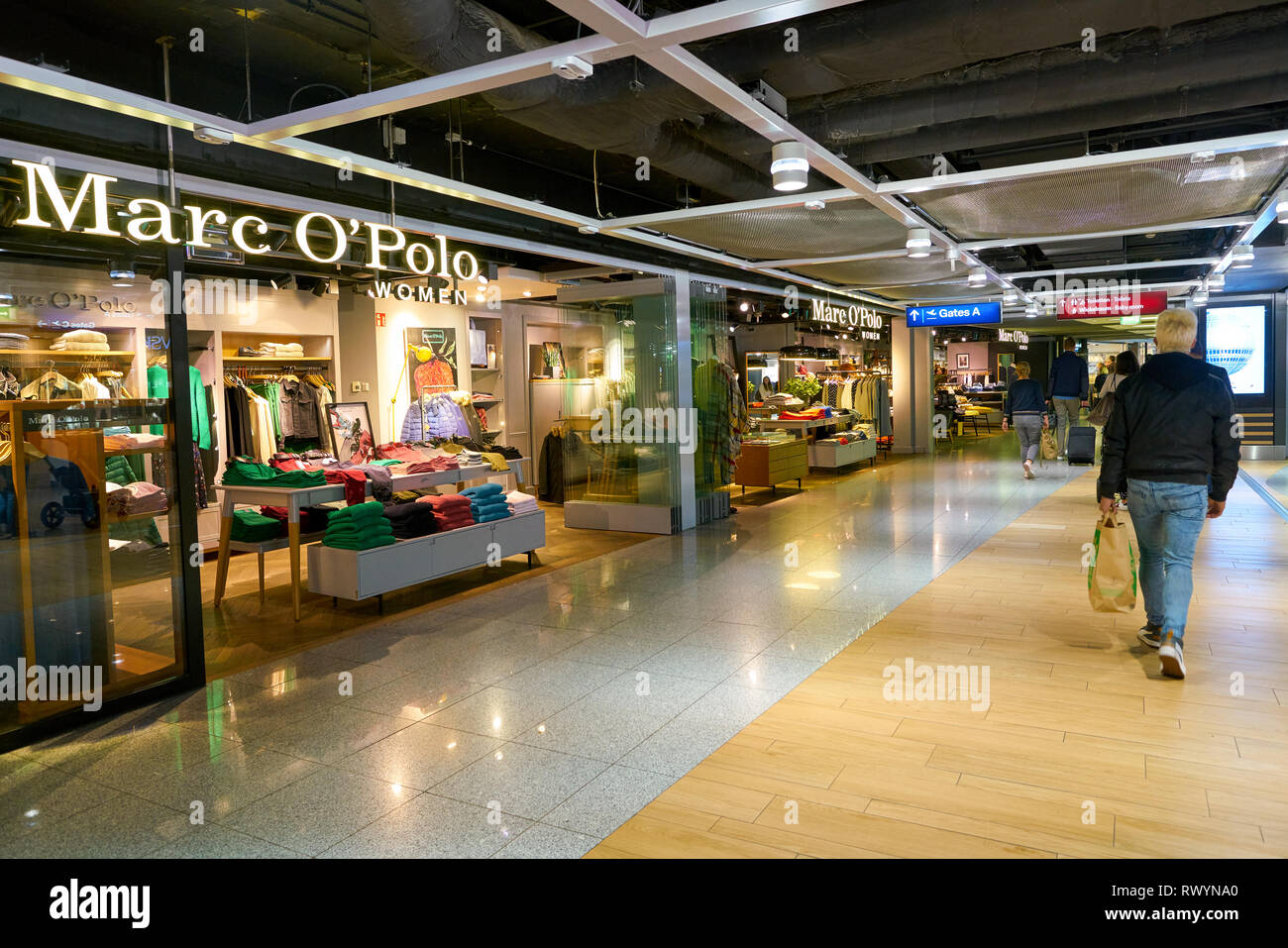 DUSSELDORF, GERMANY - CIRCA SEPTEMBER, 2018: Marc O'Polo shop in Dusseldorf  airport Stock Photo - Alamy