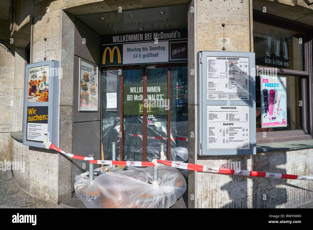 Page 3 Restaurant Germany Entrance High Resolution Stock Photography And Images Alamy
