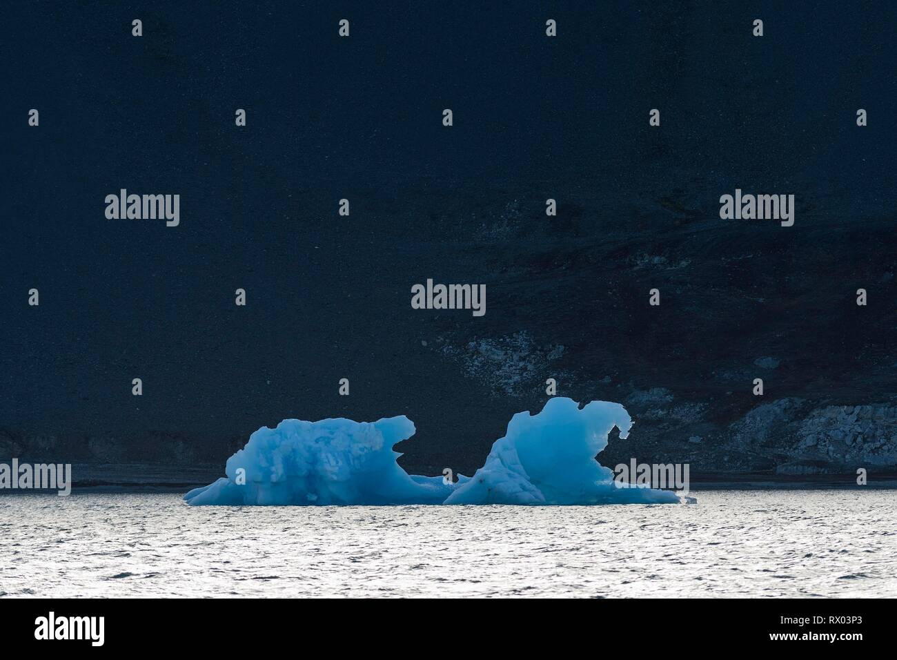 Icebergs, Kronebreen, Kongsfjorden, Spitsbergen Archipelago, Svalbard, Norway Stock Photo