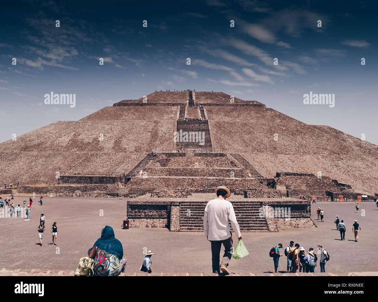Aztec Human Sacrifice Stock Photos & Aztec Human Sacrifice Stock Images ...