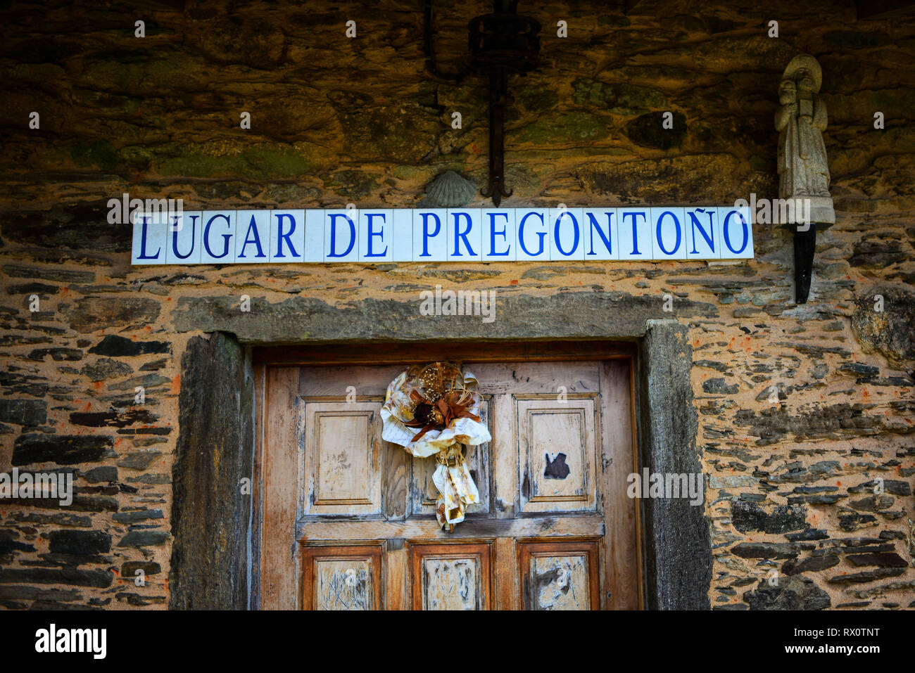 Lugar de Pregontoño along the Way of Saint James (Camino de Santiago), Galicia, Spain Stock Photo