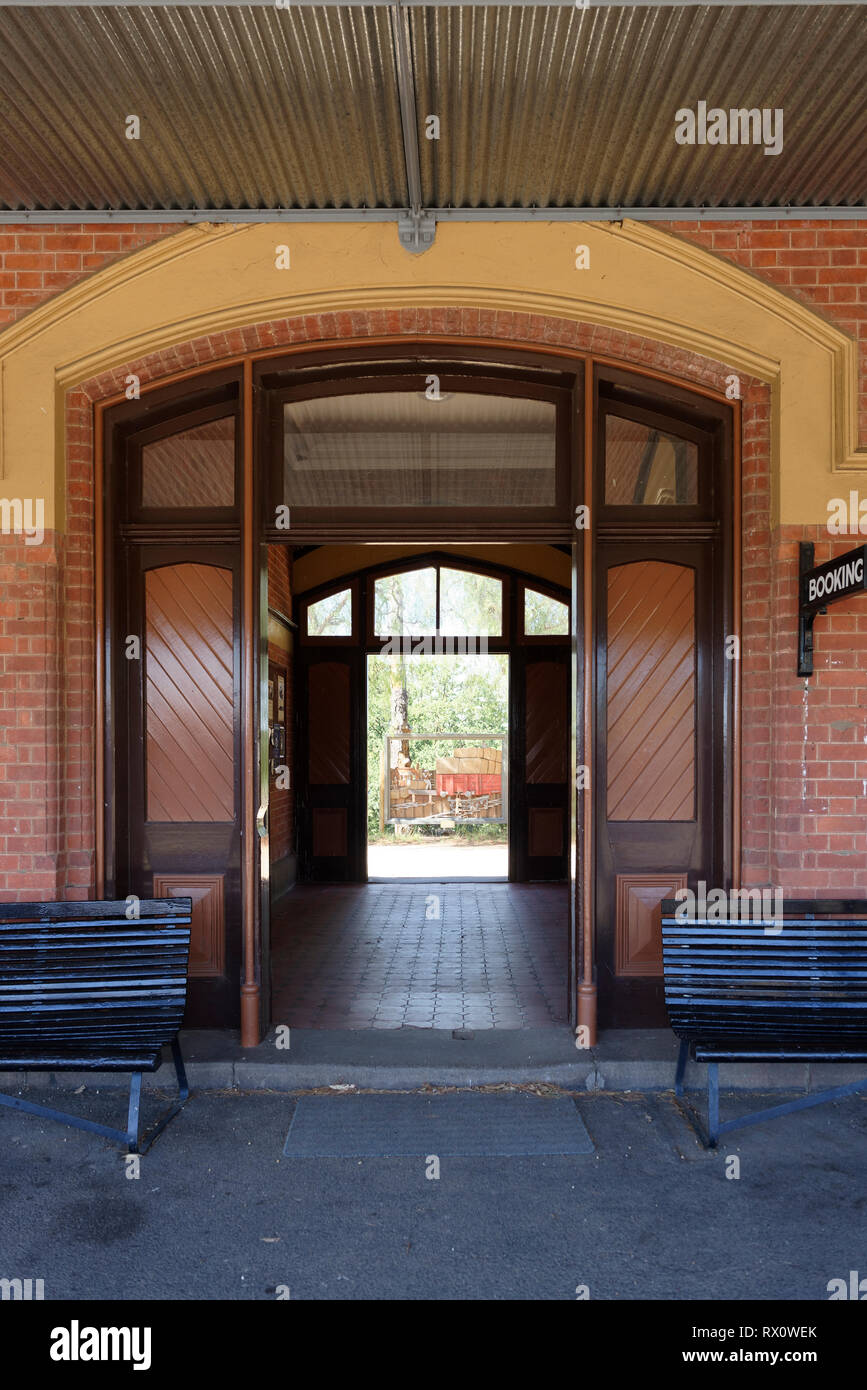 Doorway of the Historic Maldon Railway station on the Victorian Goldfields Railways, Maldon, Victoria, Australia. Opened in 1884, the station served a Stock Photo