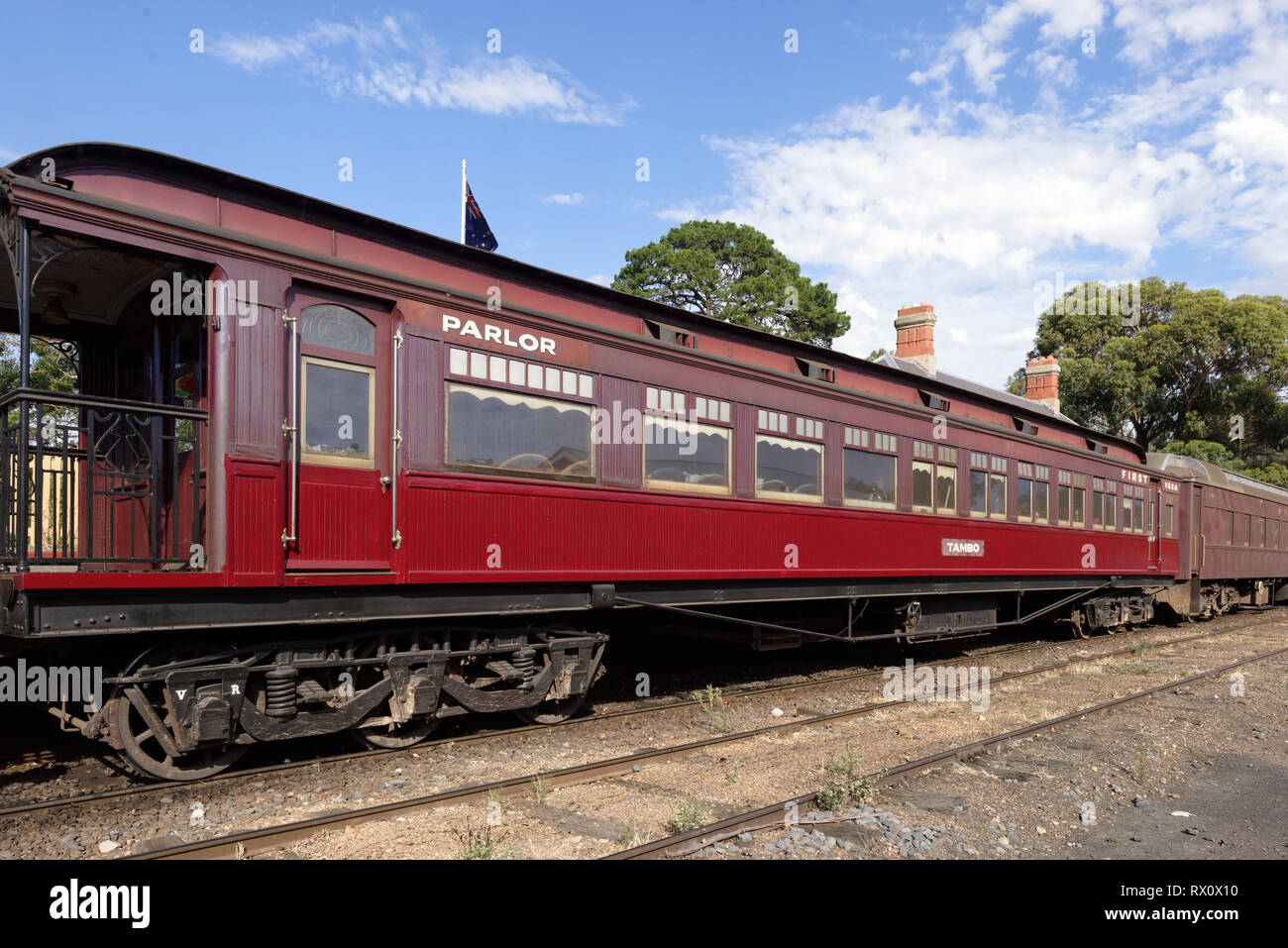 The Tambo Parlour Car, a first-class carriage built in 1919, Maldon railway station, Victoria, Australia. Opened in 1884, the historic station served  Stock Photo