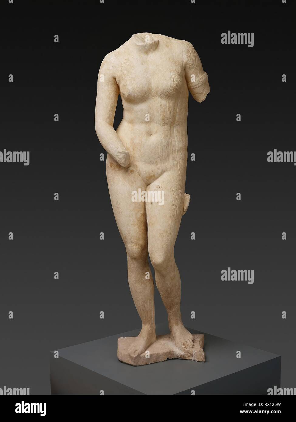 Statue of the Aphrodite of Knidos. Roman. Date: 101 AD-200 AD. Dimensions: 168 × 57.2 × 42 cm (66 1/8 × 22 1/2 × 16 1/2 in.). Marble. Origin: Piraeus. Museum: The Chicago Art Institute. Author: PRAXITELES. Stock Photo