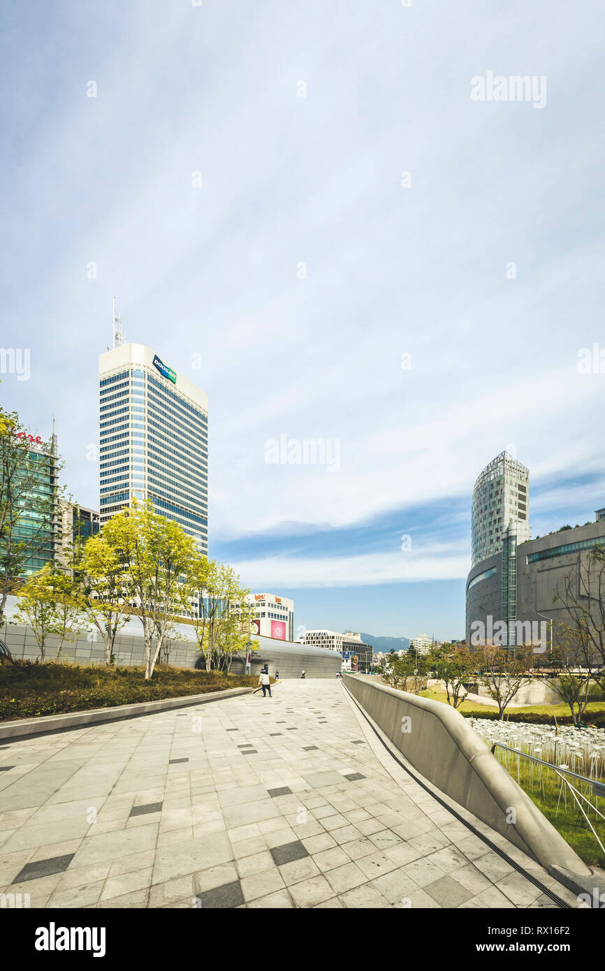 Seoul / South Korea - Sep 24 2015: Dongdaemun Design Plaza (DDP) iconic atypical public architecture by Zaha Hadid Stock Photo