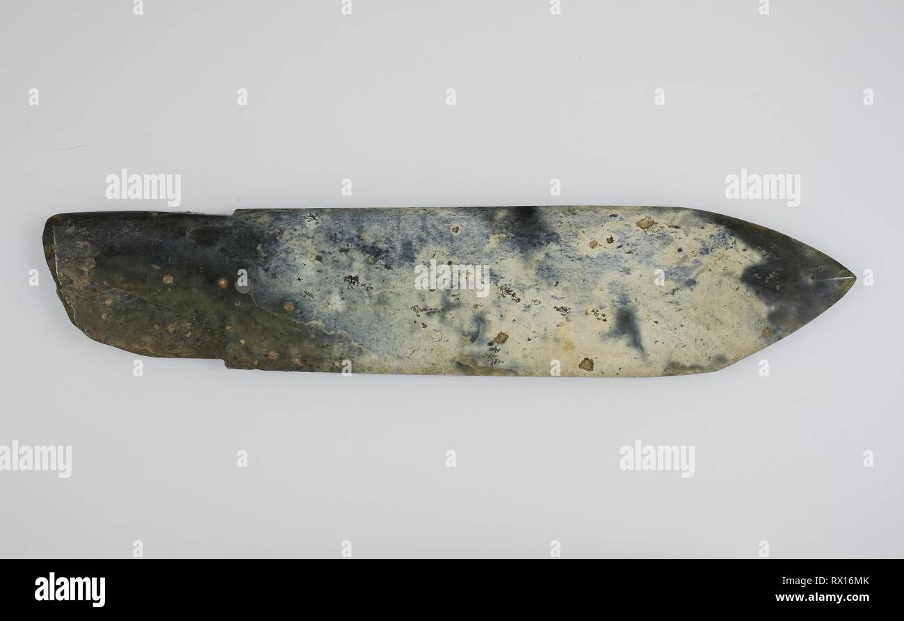 Dagger-Blade (ge). China. Date: 1600 BC-1050 BC. Dimensions: 19.7 × 4.1 × 0.3 cm (7 3/4 × 1 5/8 × 1/8 in.). Jade. Origin: China. Museum: The Chicago Art Institute. Stock Photo
