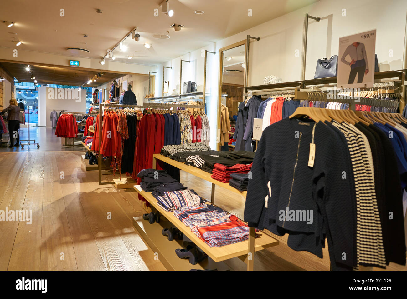Esprit Clothing Shop High Resolution Stock Photography And Images Alamy