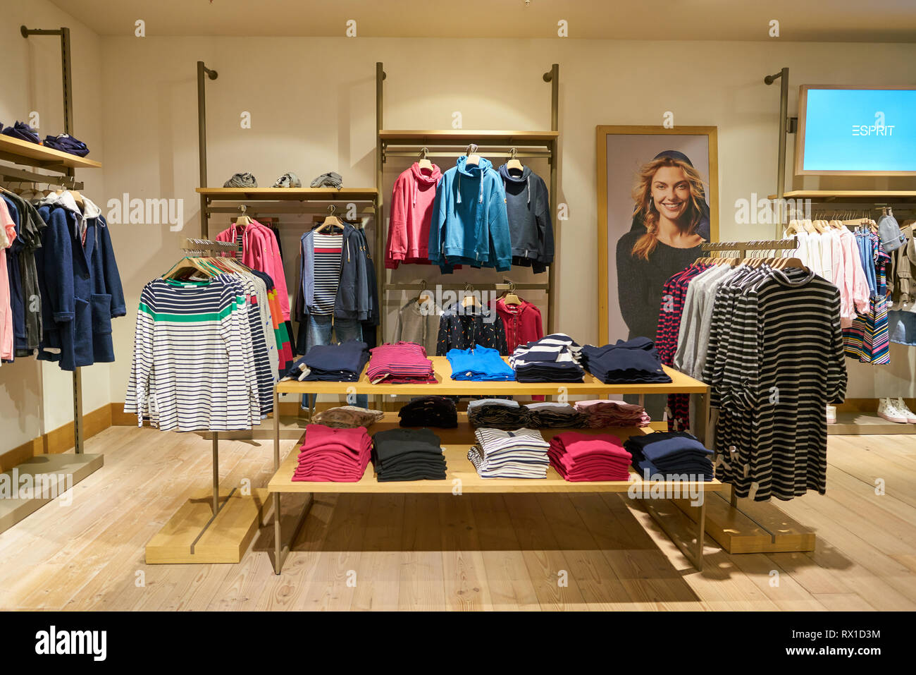 Esprit Clothing Shop High Resolution Stock Photography And Images Alamy