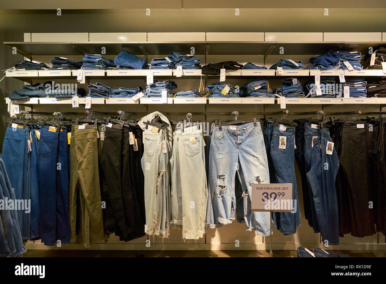 Dusseldorf Germany Circa September 18 Interior Shot Of H M Shop In Dusseldorf Stock Photo Alamy