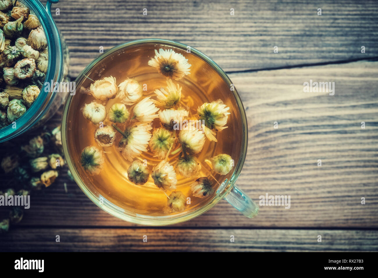 Medicinal chamomile hi-res stock photography and images - Alamy