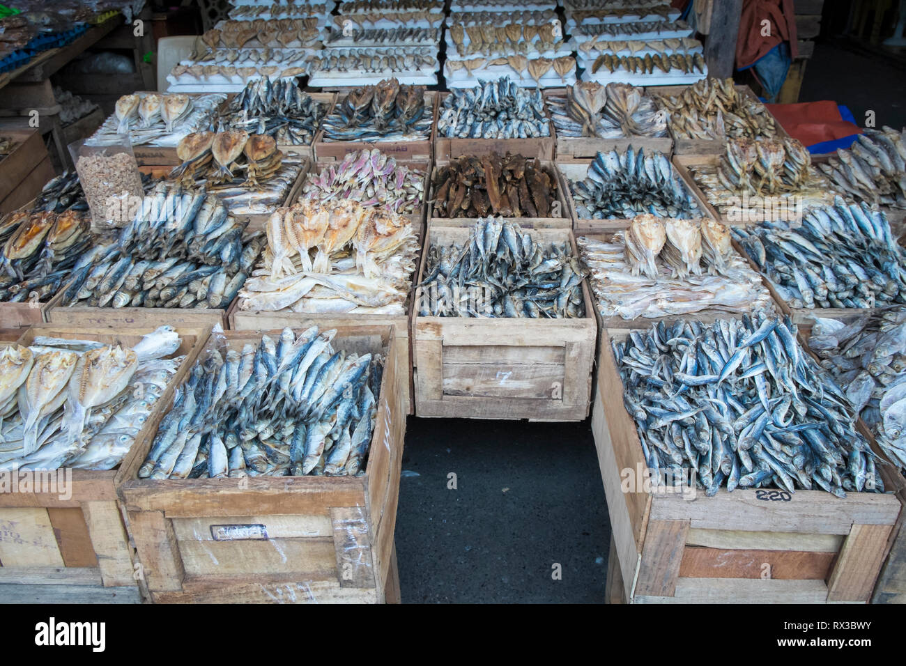 kleine Fische auf dem Markt Stock Photo