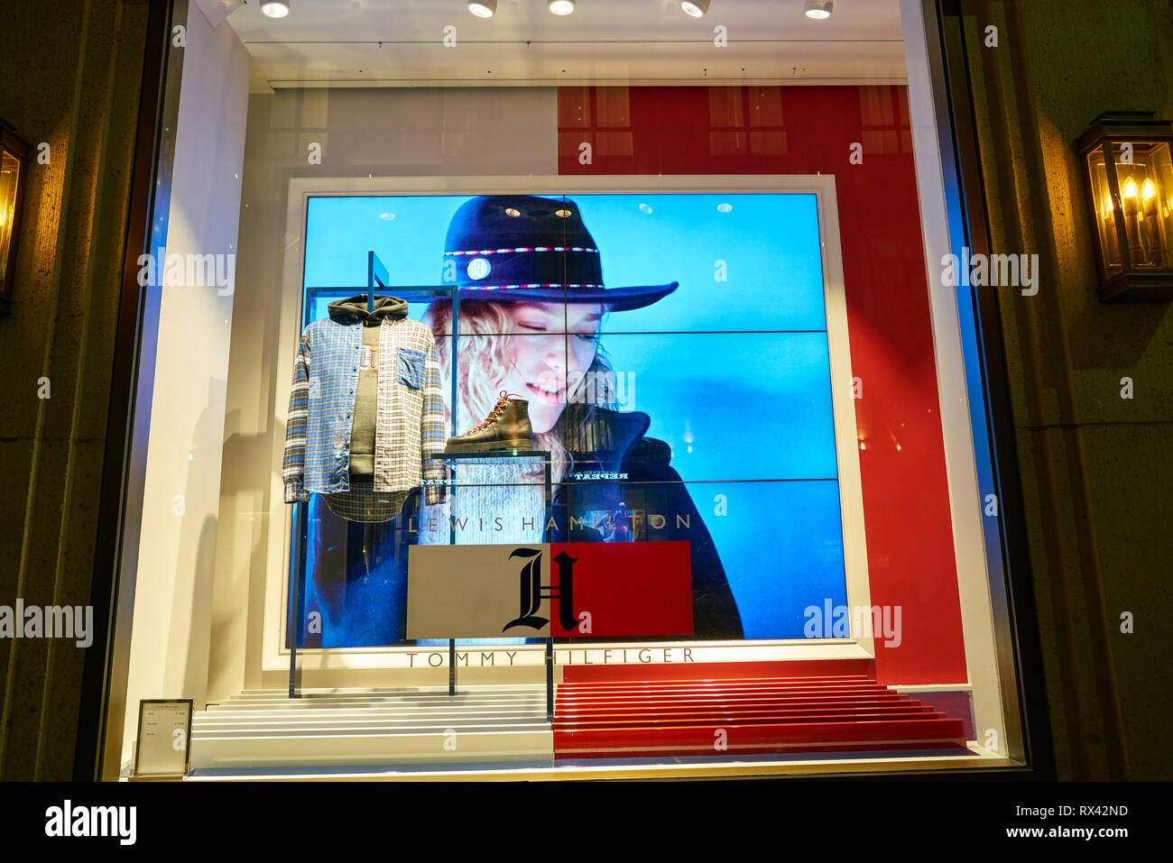DUSSELDORF, GERMANY - CIRCA SEPTEMBER, 2018: shop window at Tommy Hilfiger  shop in Dusseldorf Stock Photo - Alamy