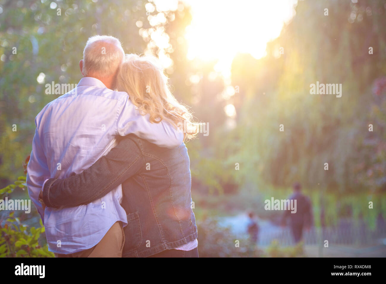 Happy senior couple in love. Park outdoors Stock Photo - Alamy