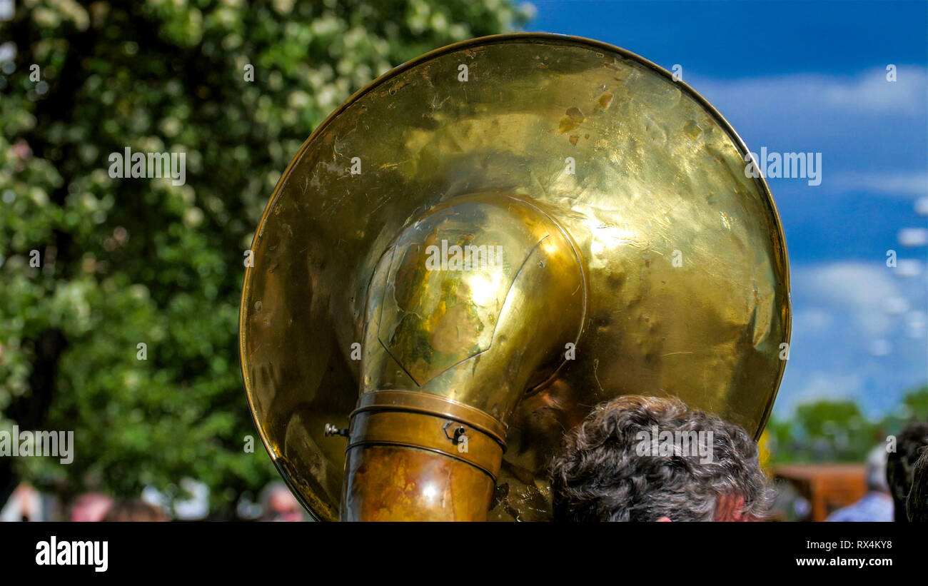 Big tuba hi-res stock photography and images - Alamy