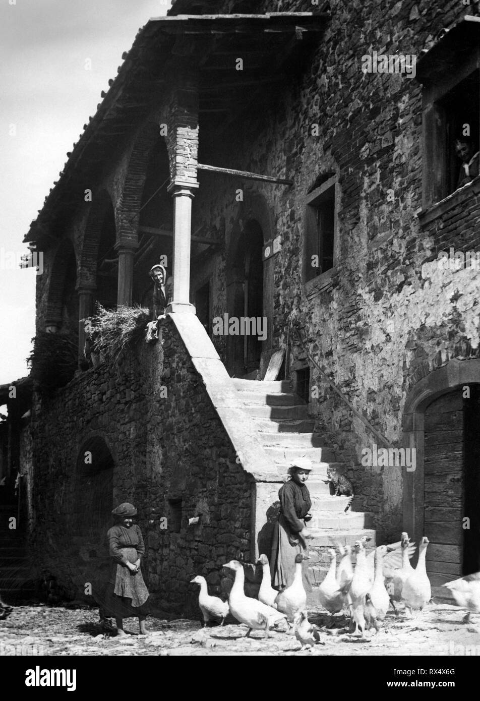 farmers, porrena, farmhouse, tuscany, italy 1920 1930 Stock Photo