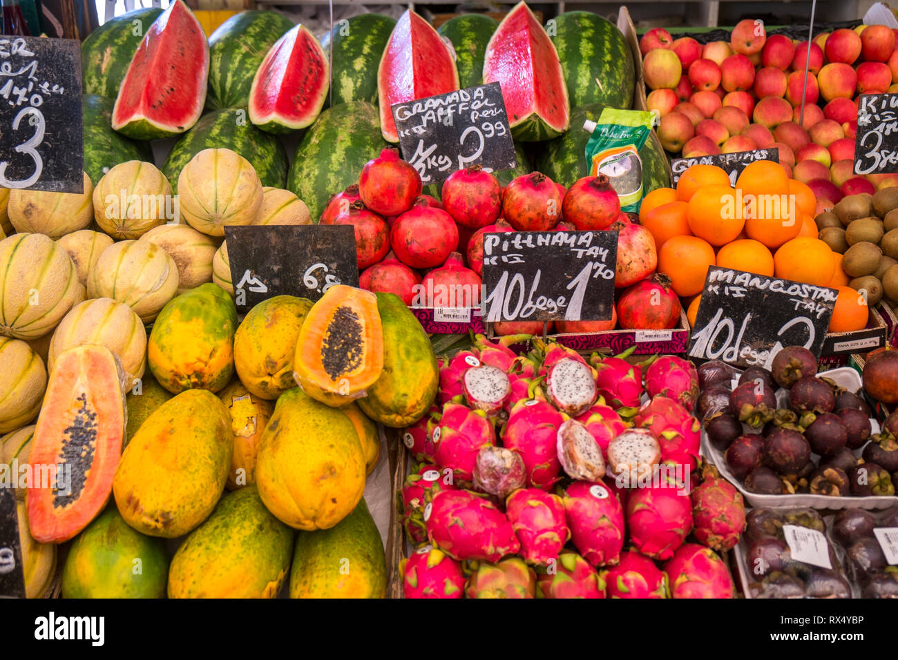 Früchte am Naschmarkt in Wien Stock Photo