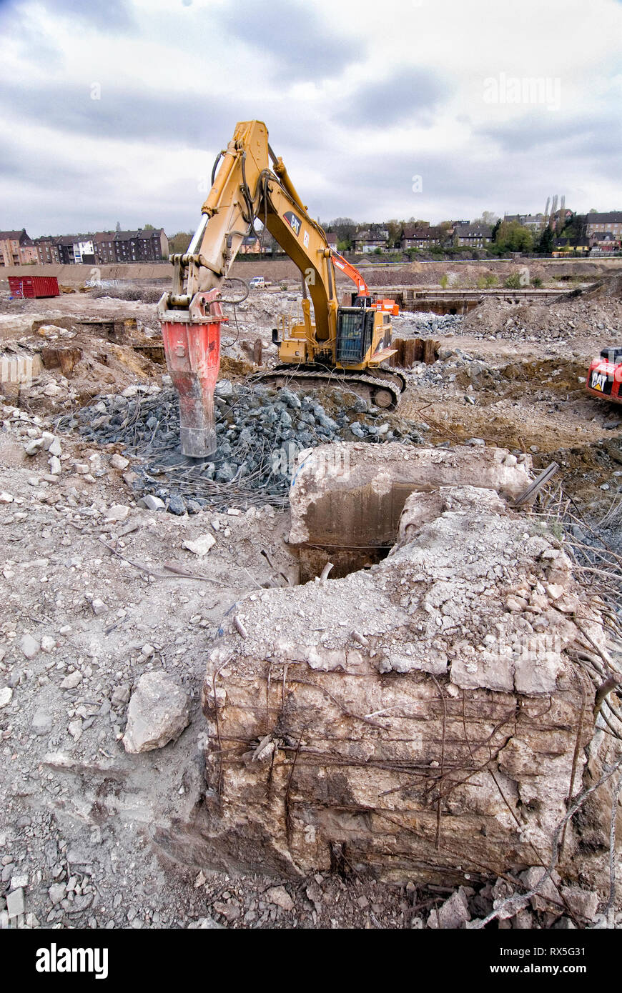 Mehrere Bagger Baggern Erde Im Neu Entstehenden Becken Des Phoenix Sees 