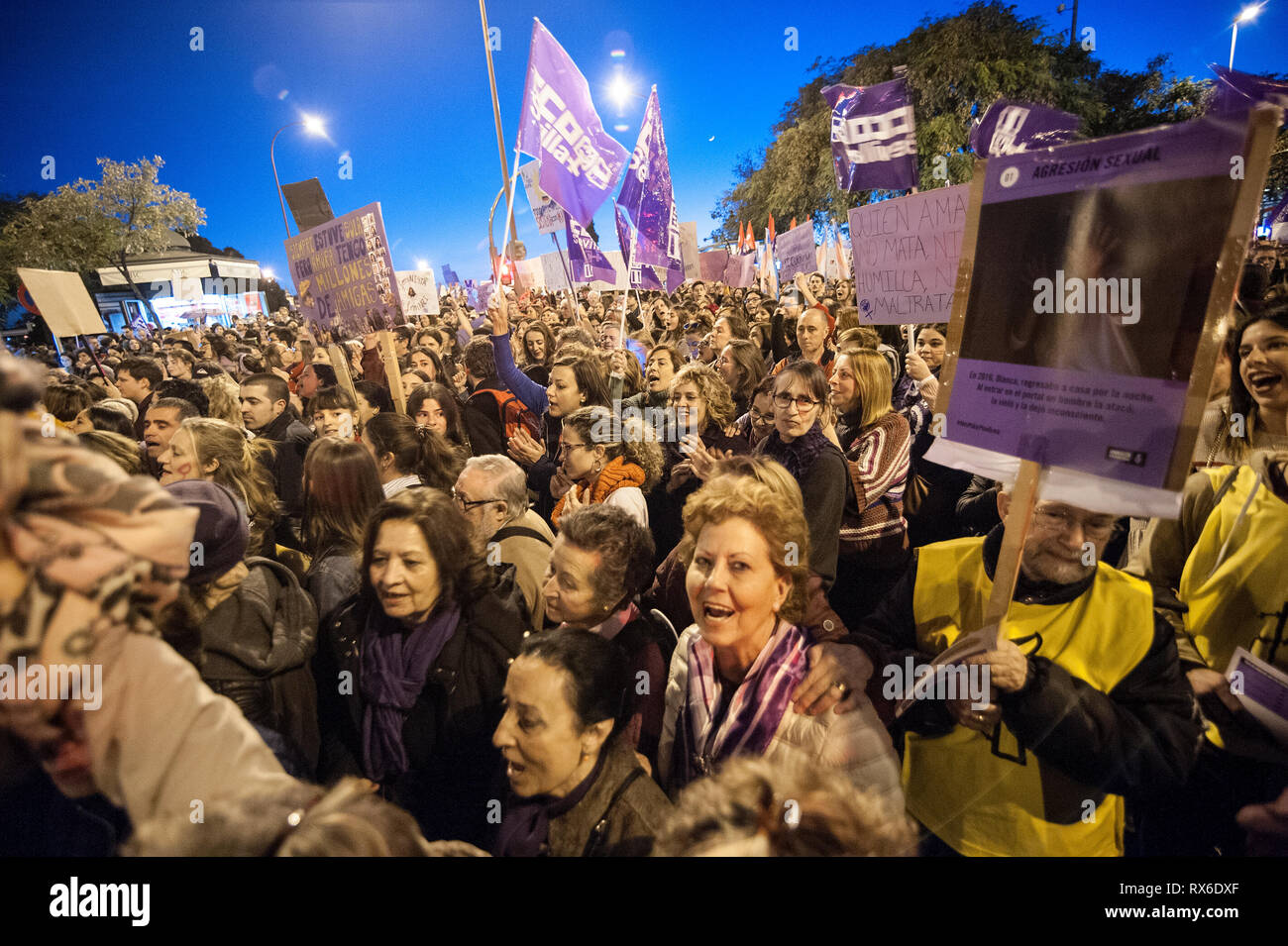 Seville, Spain. 08th Mar, 2019. Spain, Seville: Thousands of women and men participate in the demonstration for International Women's Day 2019. Credit: Claudia Wiens/Alamy Live News Stock Photo