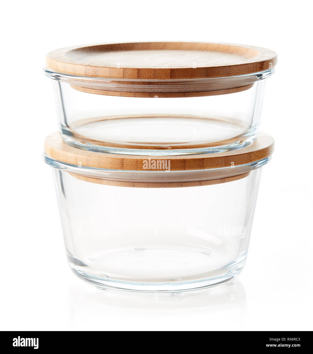 https://c8.alamy.com/comp/RX6RC3/glass-food-containers-with-wooden-lid-isolated-on-white-background-RX6RC3.jpg
