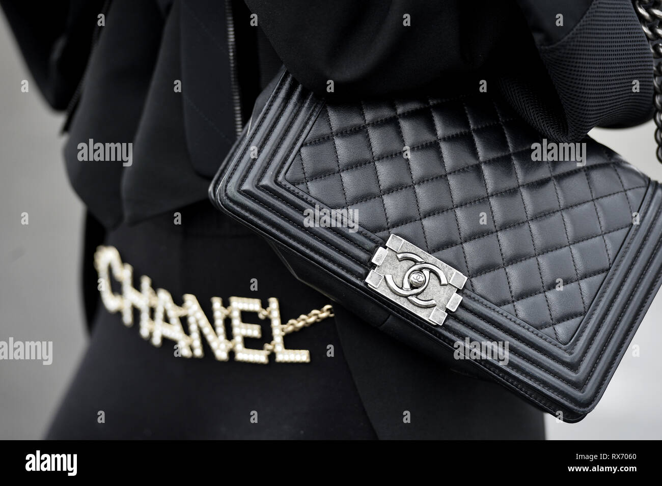 Chanel bag and belt - Streetstyle outside CHANEL - Paris Fashion Week RTW  FW 2020 - Paris - France Stock Photo - Alamy