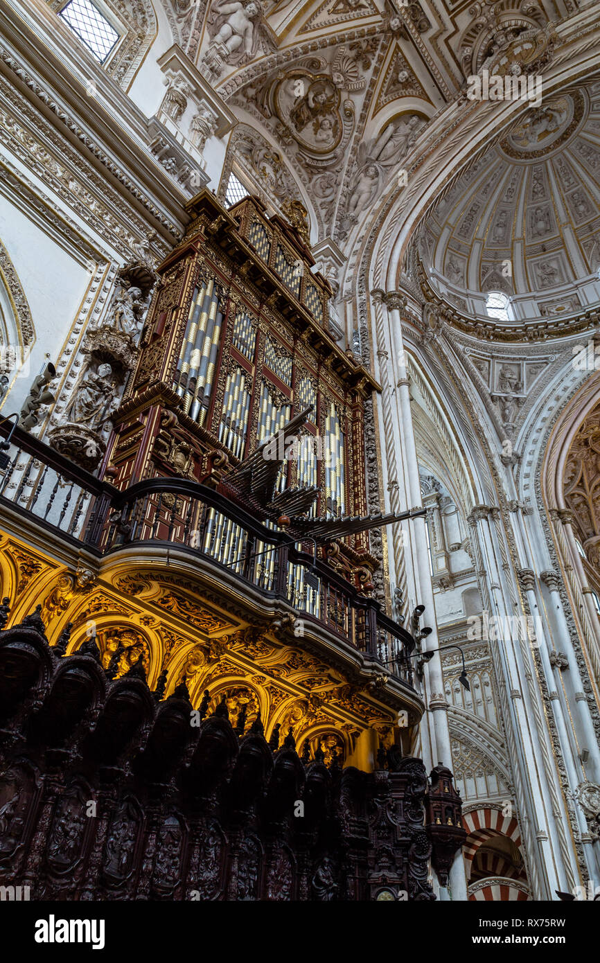 Oct 2018 - Cordoba, Spain - Organ in the choir of Mezquita, Catedral de Cordoba, a former Moorish Mosque that is now the Cathedral of Cordoba. Mezquit Stock Photo