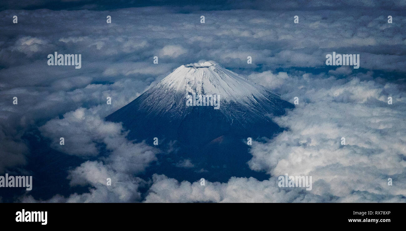 Mount Fuji, peak above the clouds Stock Photo - Alamy
